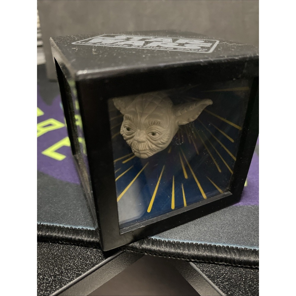 1996 Star Wars Yoda / Darth Vader Magic Mirror Cube D1